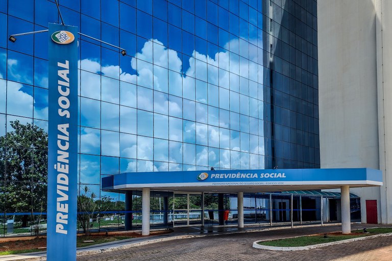 O que faz um analista do Seguro Social? Fotografia da fachada do INSS.